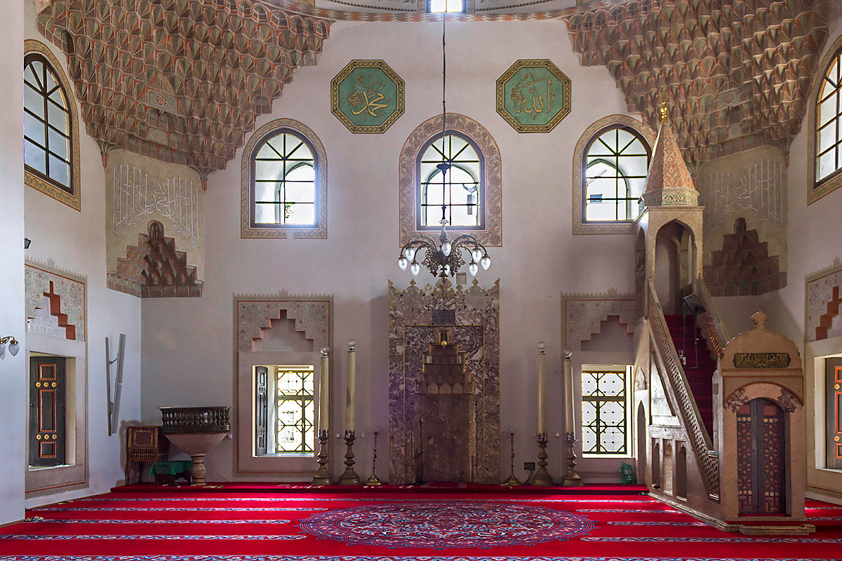 Мечеть Гази Хусрев-бега, интерьер